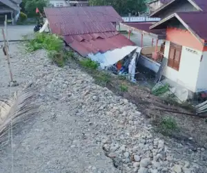 Talud Abutment Ambruk, Satu Rumah waga di Abdya Rusak Berat