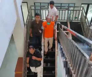 Hamok Dana Desa, Keuchik Dikenakan Baju Oranye