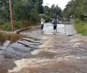 BREAKING NEWS : Jembatan Penghubung Sejumlah Desa Putus Total di Nagan Raya