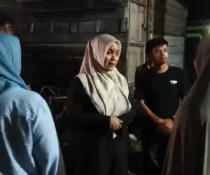 Istri Om Bus Janji Akan Rehap Rumah Anak Yatim Korban Kebakaran di Abdya