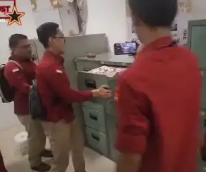 Viral di Media Sosial Video Penggerebekan Diduga Ruang Staf Khusus Budi Arie, Ada Tumpukan Uang Fantastis