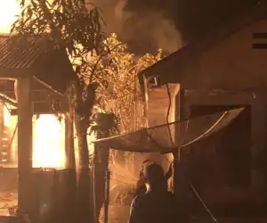 Dua Unit Rumah Terbakar di Suka Makmur, BPBD Kerahkan Dua Unit Damkar