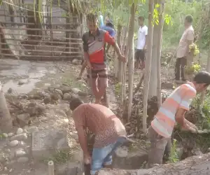 Aparatur Desa dan Warga Tokoh II Gotong Royong Bersihkan Lingkungan