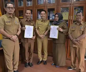 Muslem D Serahkan Dua SK Plt Kepala Dinas di Aceh Jaya