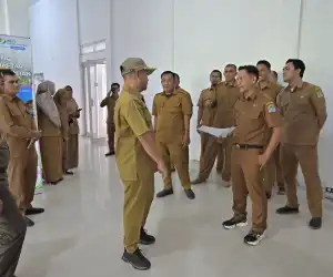 Hari Pertama Kerja, Bupati Aceh Jaya Sidak Sejumlah Dinas