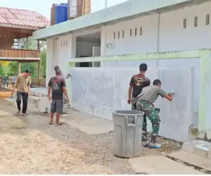 Personil Kompi E Yonif 116/GS Bersama Masyarakat Gelar Pembersihan Masjid di Aceh Jaya