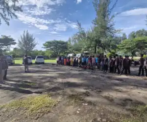 DLH Gerakkan Personil, Gelar Gotong Royong Bersihkan Kota Calang