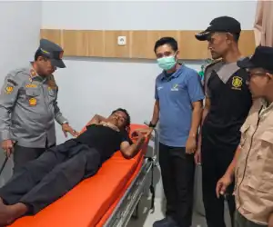 Temukan ODGJ Tampa Identitas Berkeliaran, Tim URC Aceh Jaya Rujuk Ke Rumah Sakit