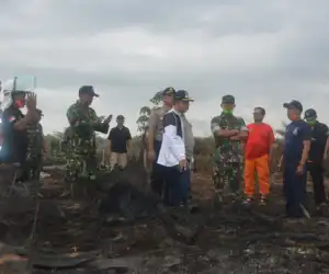 Danrem Pimpin Prajurit Padamkan Kebakaran Hutan