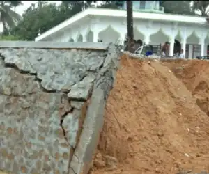 Talut Masjid Jebol, Warga Minta Kepala Desa Bertanggung Jawab