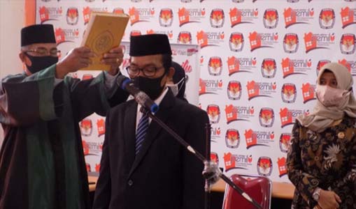 Sekretaris KIP Aceh Lantik Pejabat Eselon IV KIP Kabupaten Simeulue