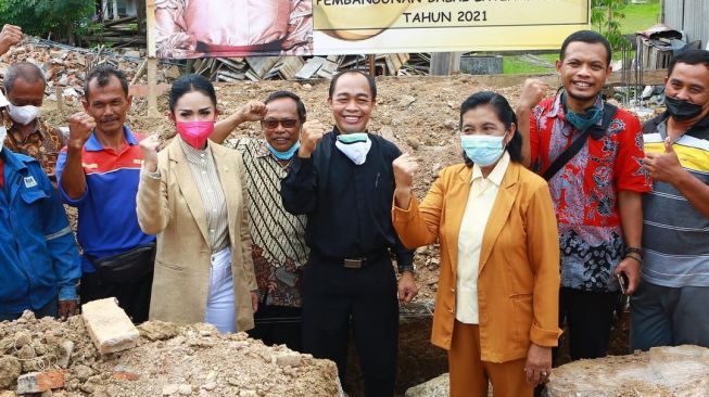 Nitizen Heboh! Krisdayanti Berdoa Bersama Pendeta