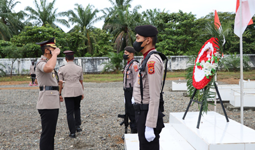 Kapolres Pimpin Upacara Penghormatan di TMP Blang Sapek