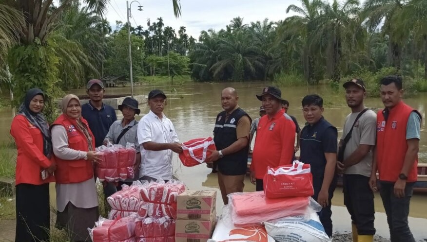 Masyarakat Terdampak Banjir di Aceh Utara Terima Bantuan Masa Panik