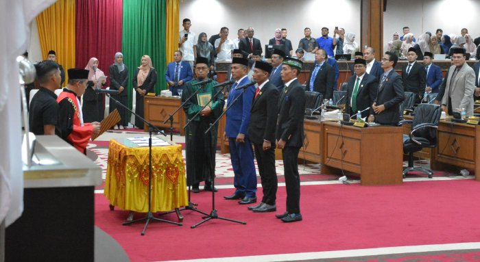 Zulfadli Sah Jadi Ketua DPRA Defenitif, Yah Fud dan Salihin Jadi Wakil Ketua