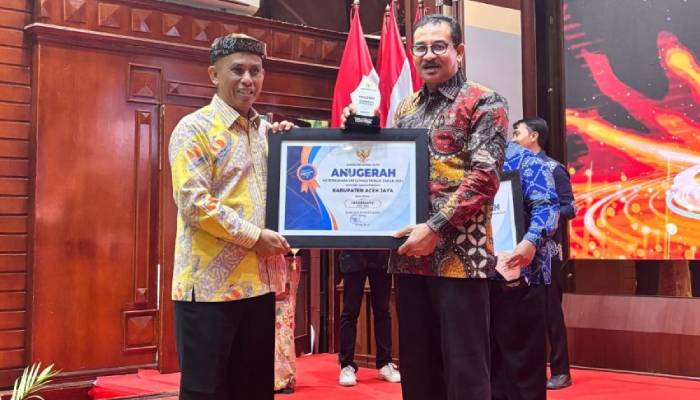 Pemkab Aceh Jaya Raih Penghargaan Informatif Pada Malam Penganugerahan KIA 2024