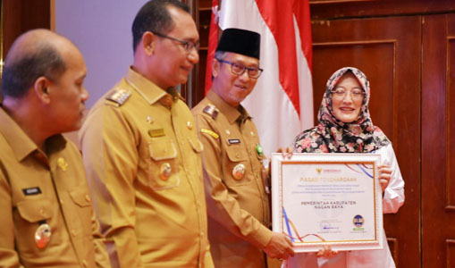 Pemkab Nagan Raya Terima Penghargaan dari Ombudsman RI, Ini Prestasinya