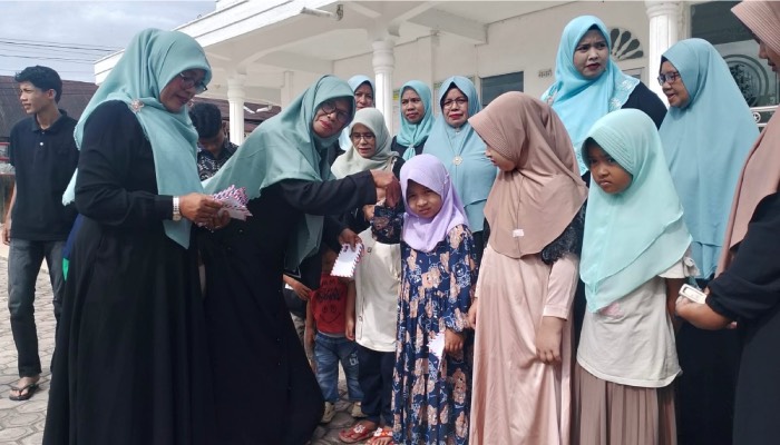 Majelis Wirid Yasin Nurul Hikmah, Desa Meurandeh, Santuni 24 Anak Yatim
