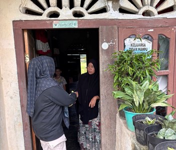 Fakir Miskin dan Anak Yatim Gampong Lamkuta, Abdya, Terima Paket Daging Gratis dari Keuchik dan Aparatur