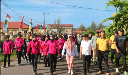 Meriahkan Hari Bhayangkara ke-79, Polres Aceh Jaya Gelar “Fun Walk”