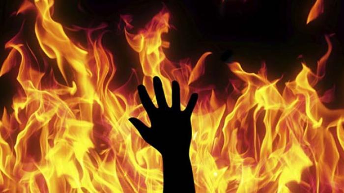 Biadab, Seorang Siswi Dibakar Hidup-hidup Oleh Teman Sekelasnya